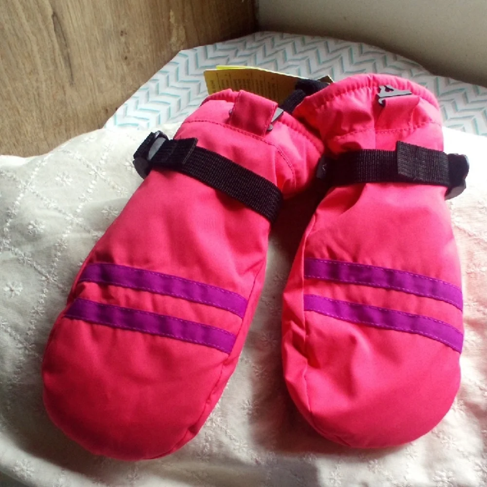 All in Motion Pink and Black Insulated Mittens